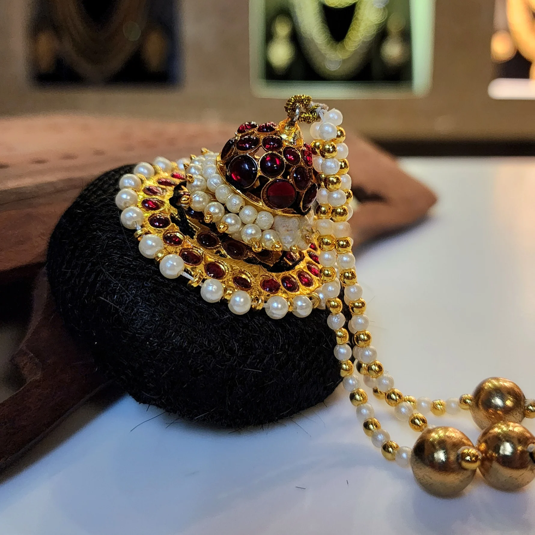 Andal Kondai (Pearl & Golden Balls Combination)